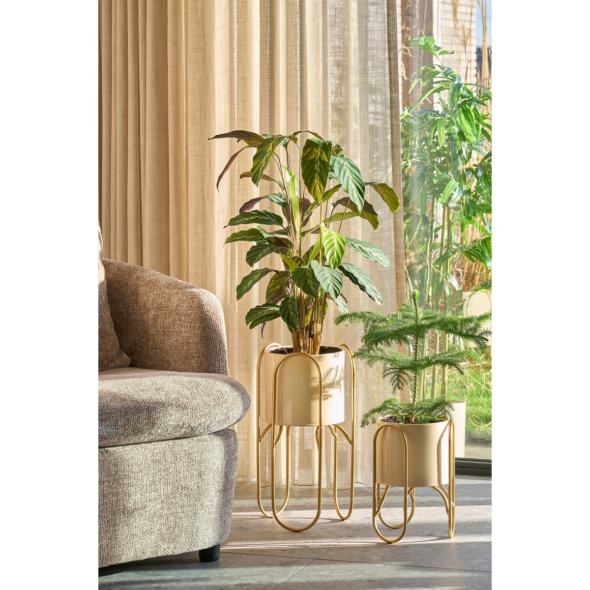 Mica Decorations - Donau Bloempot op Standaard - Set van 2 - Metaal - H45 x Ø23 cm - Lichtgeel, Goud