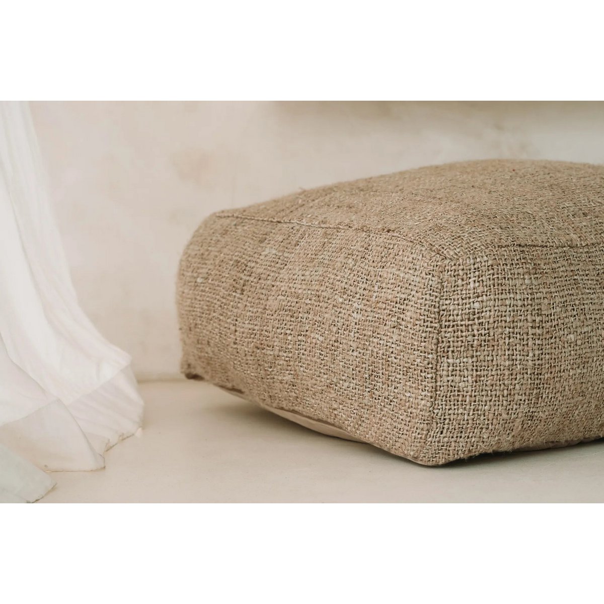 Bazar Bizar - Pouf 'Oh My Gee' (Beige)