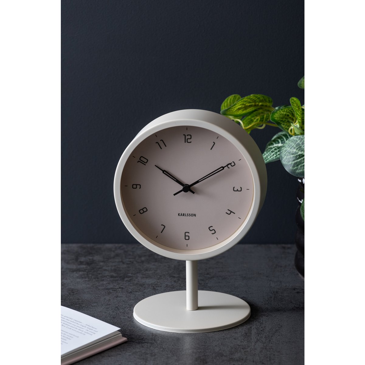 Karlsson - Horloge de table Stark - KA5951WG