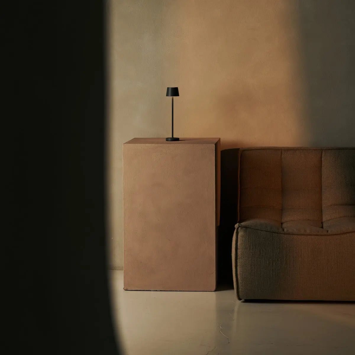 Tavellio-Amsterdam - Vondel Mini Stone Gray Oplaadbare en draadloze lamp