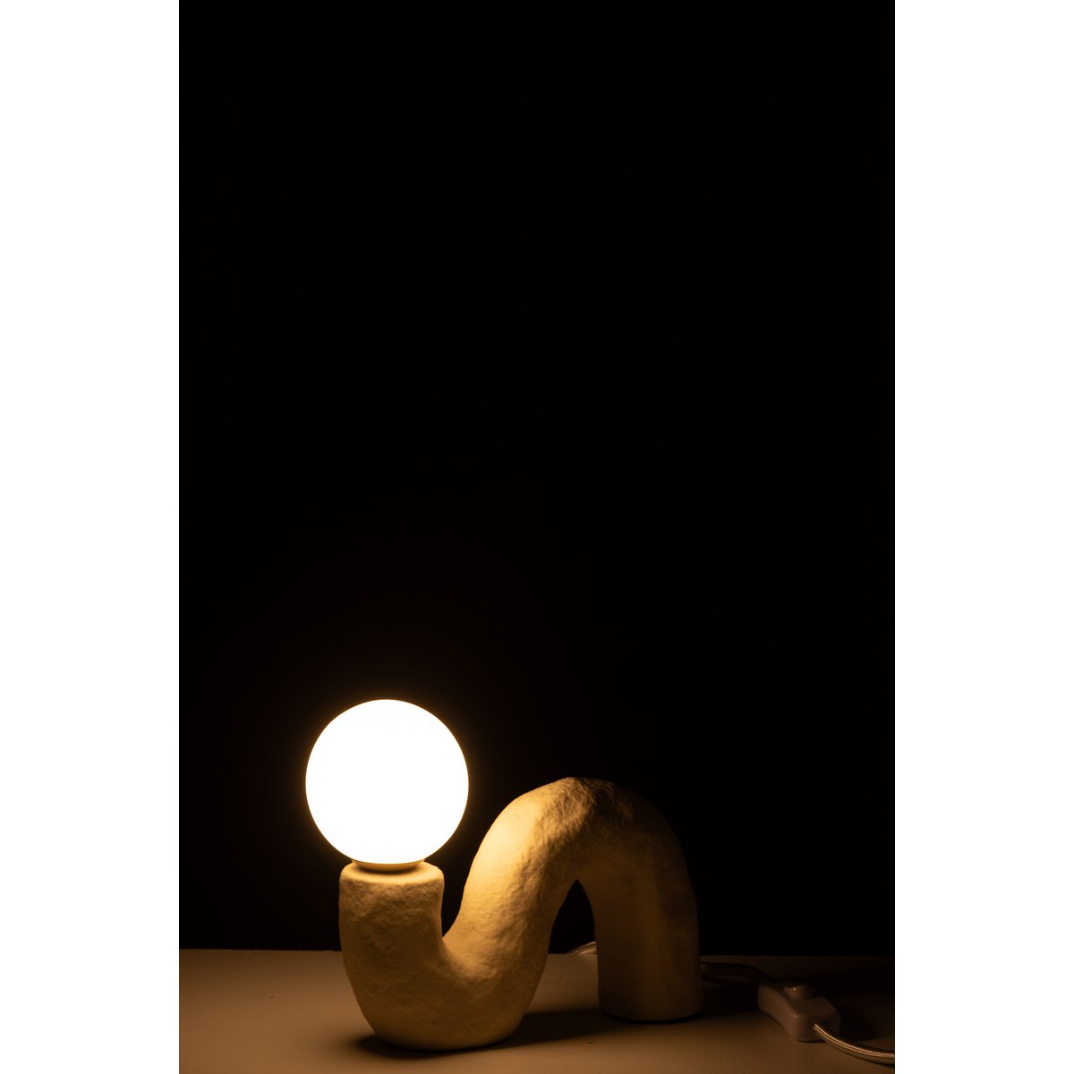 J-Line – Tischlampe, gebogene Glaskugel, Steingut, Beige