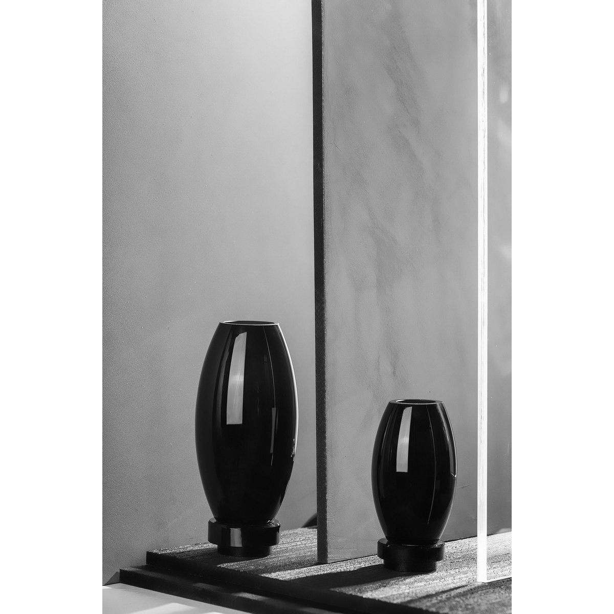 Element Accessories - Moderne vaas, innovatief design, zwart high end glas. RUD30