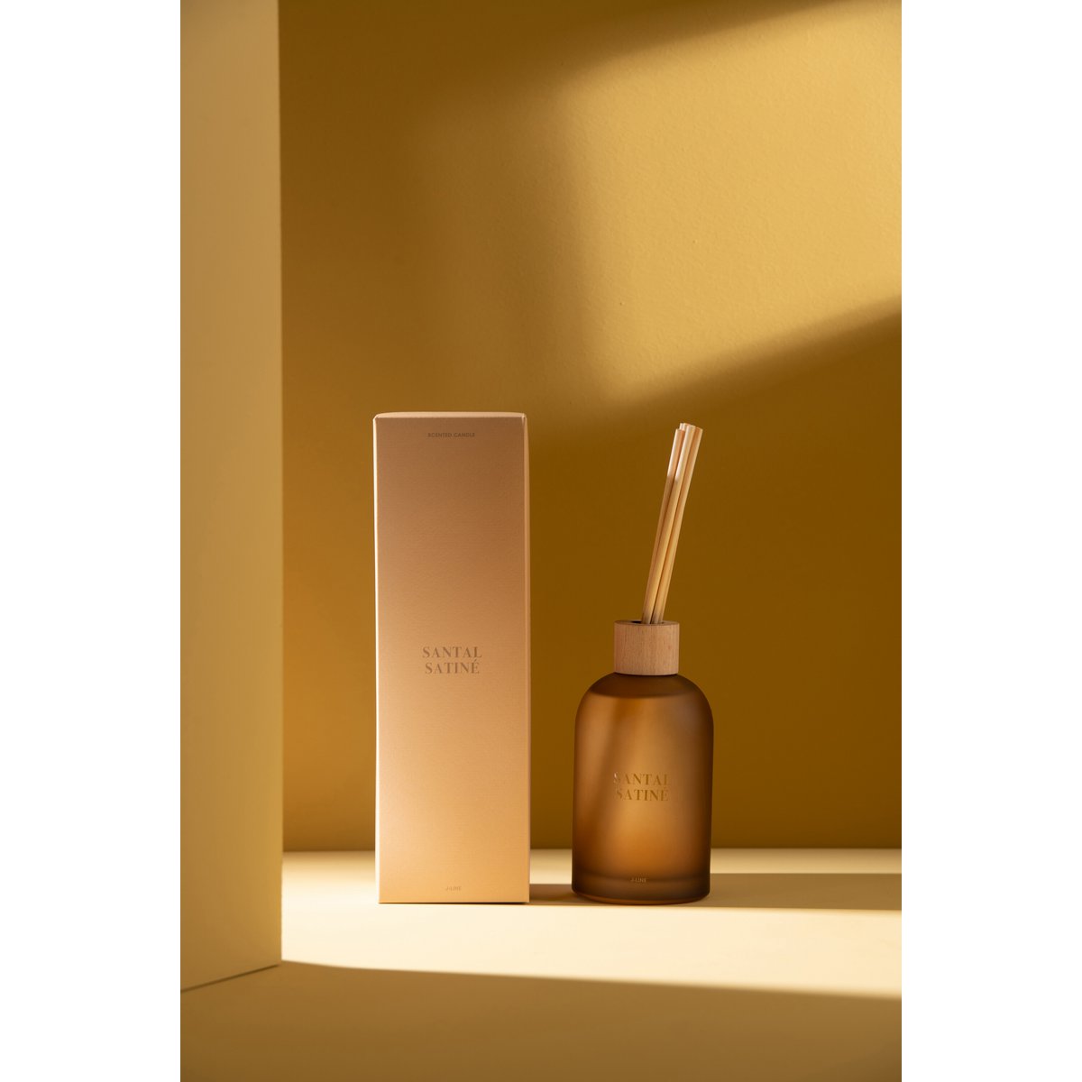 J-Line - Huile Parfumée + Sticks Accords Essentiels - Sandale Satin