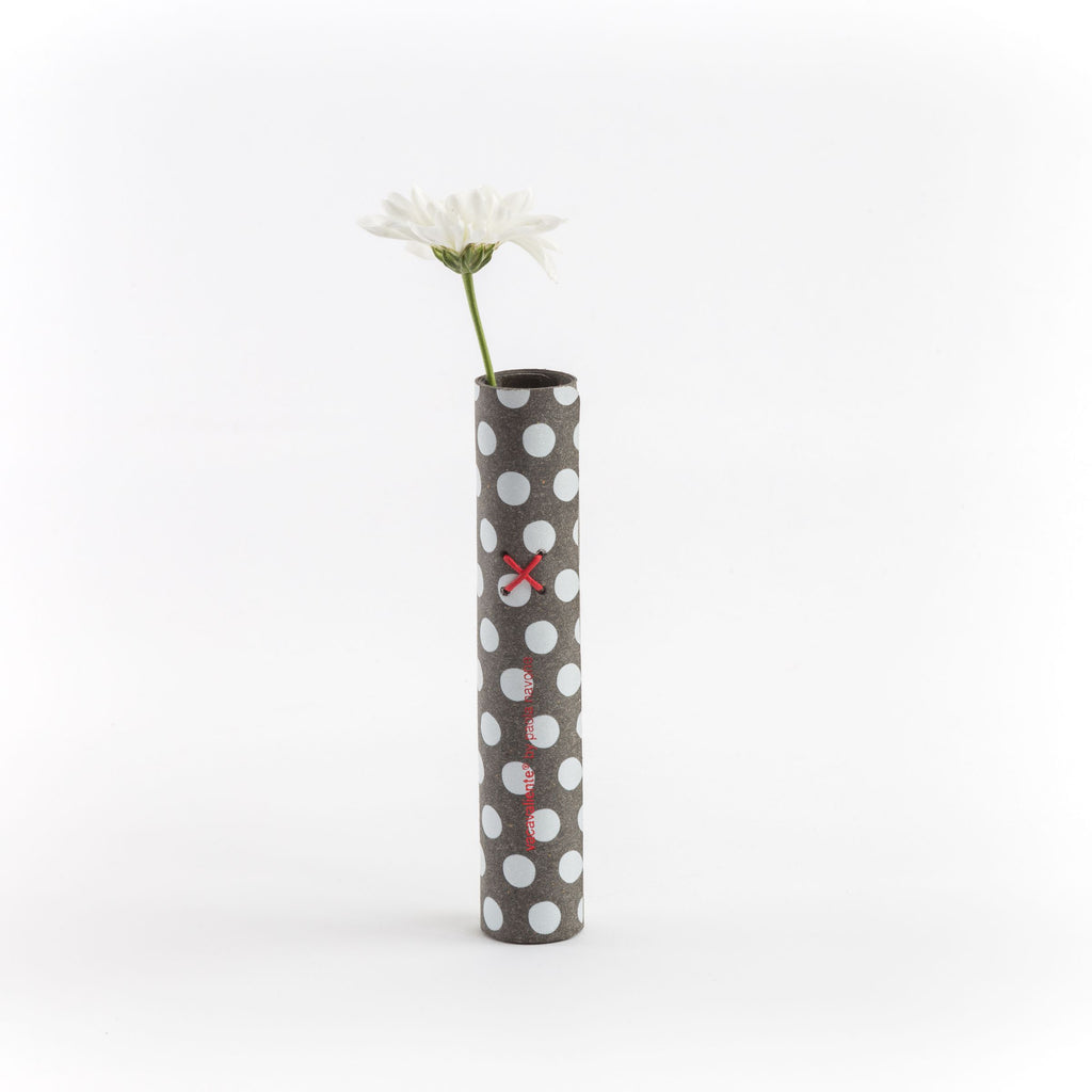 Vase à fleurs (par Paola Navone)
