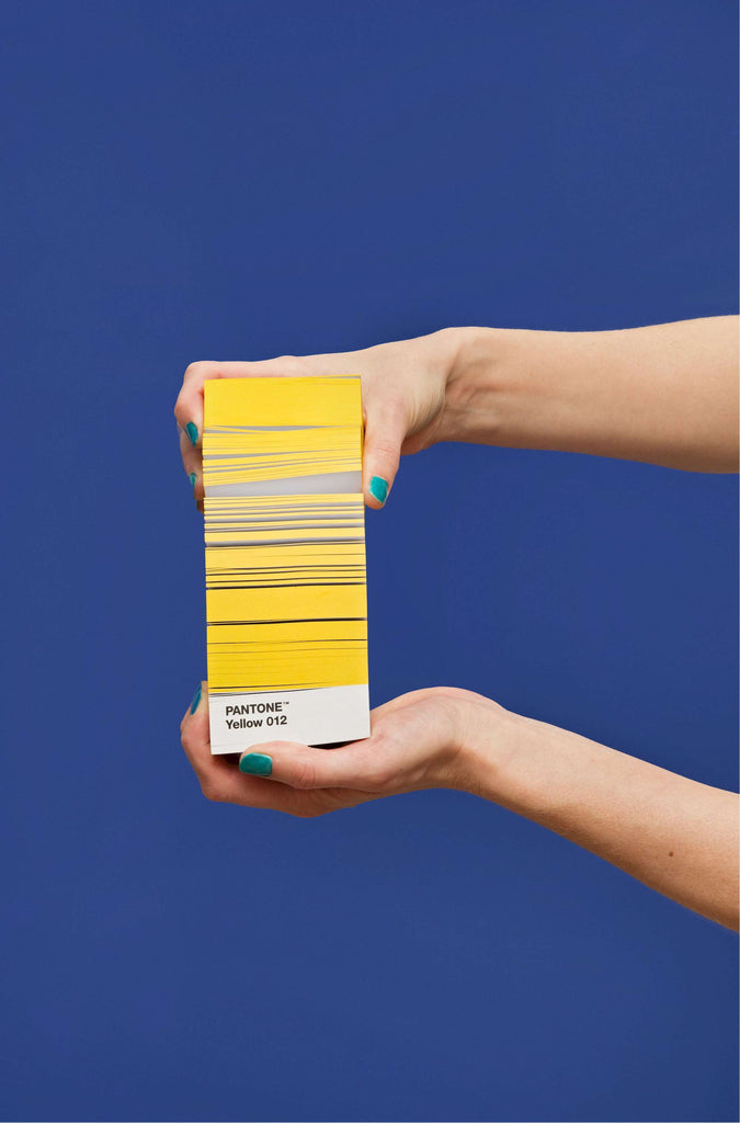 Copenhagen Design - Sticky notitieblok 'Pantone' (11cm, Yellow 012 C)