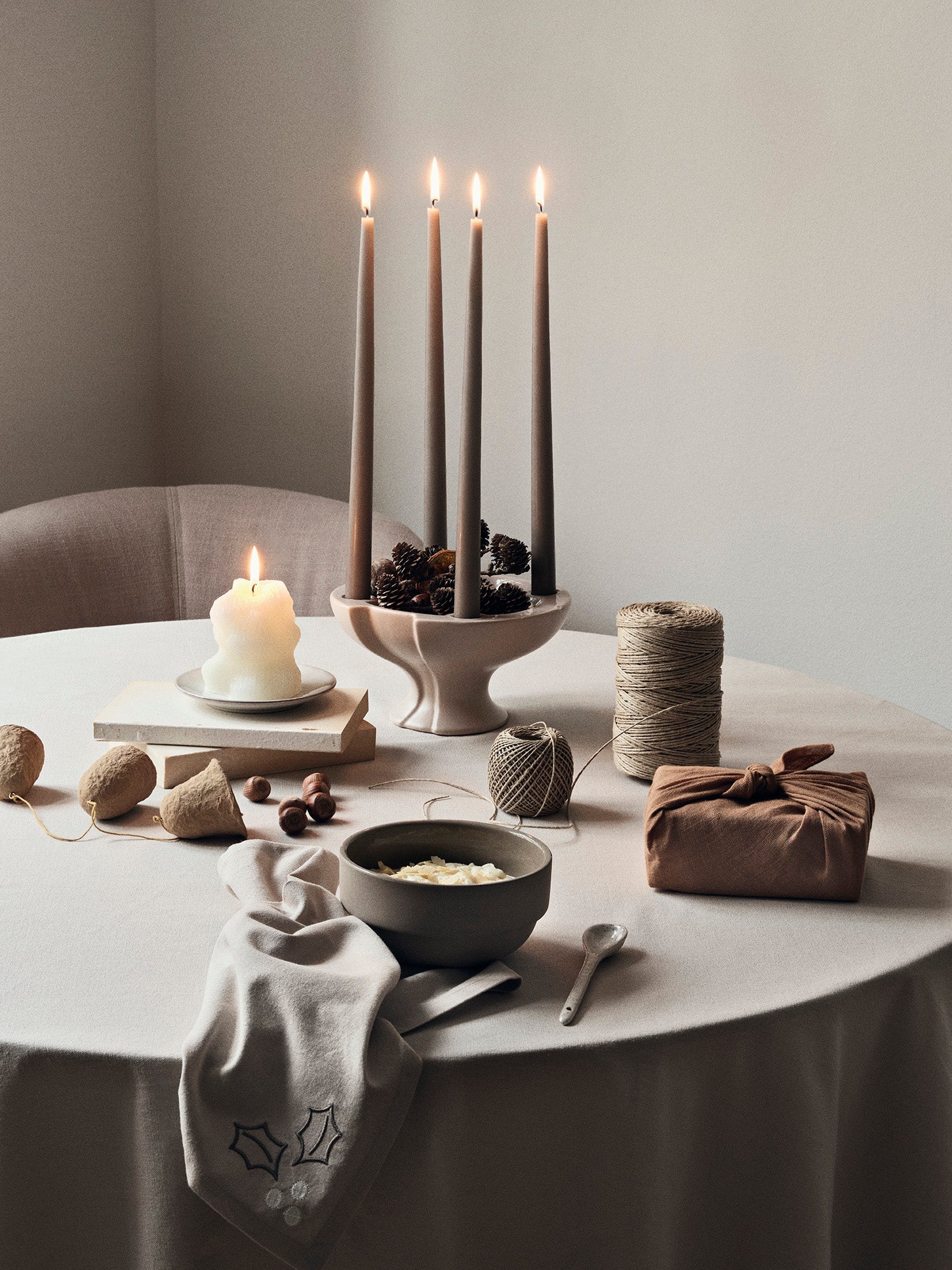 Broste Copenhagen - Kandelaar voor vier kaarsen 'Leda' - Grey Sand