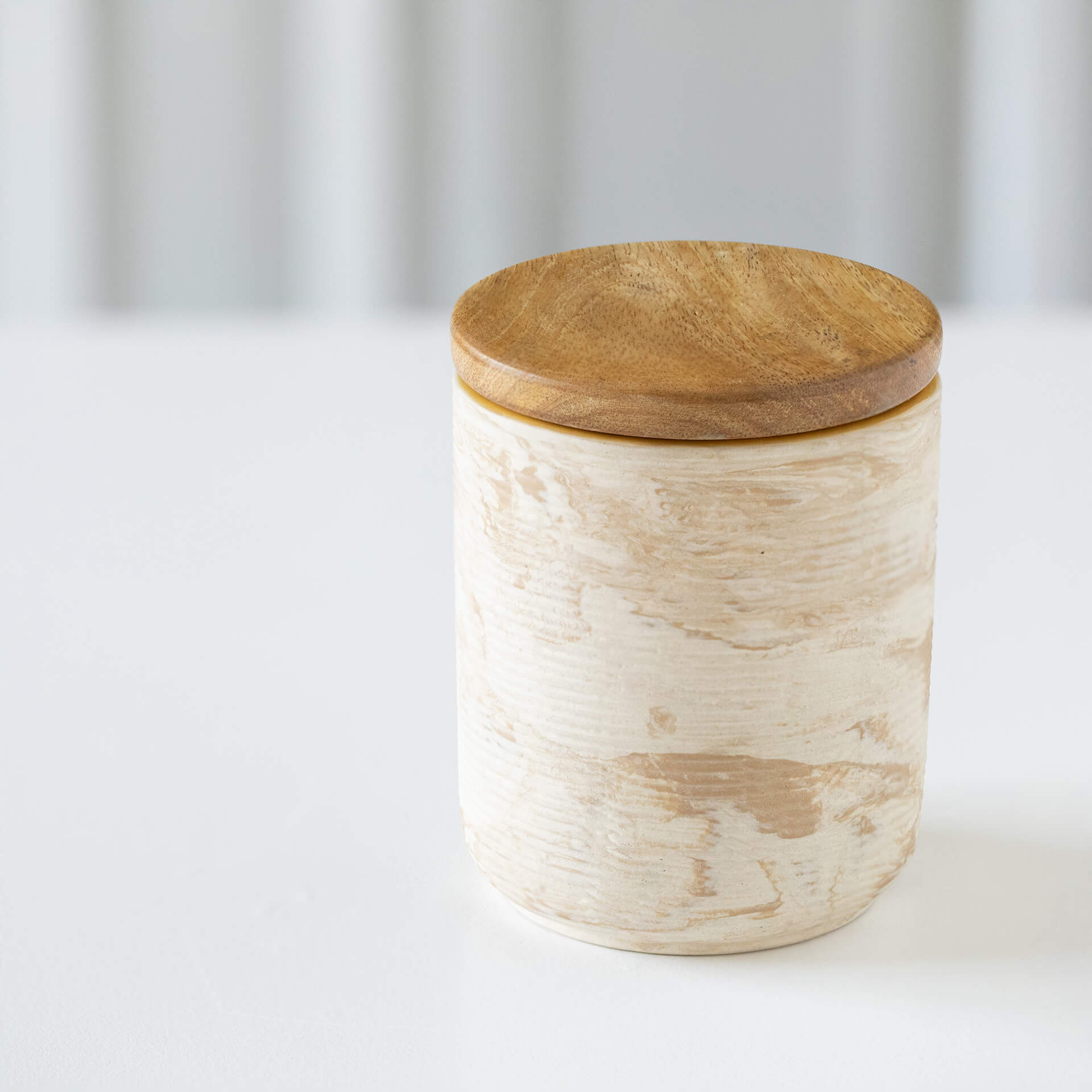 Ellementry - Keramieken pot met houten deksel 'Amber Love' - Small